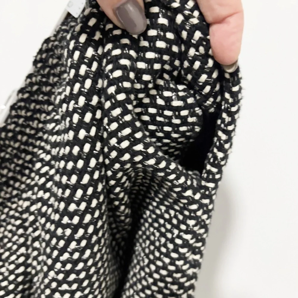 J. Crew Factory Sidewalk Skirt Womens Size 2 Black White Jacquard Print Textured